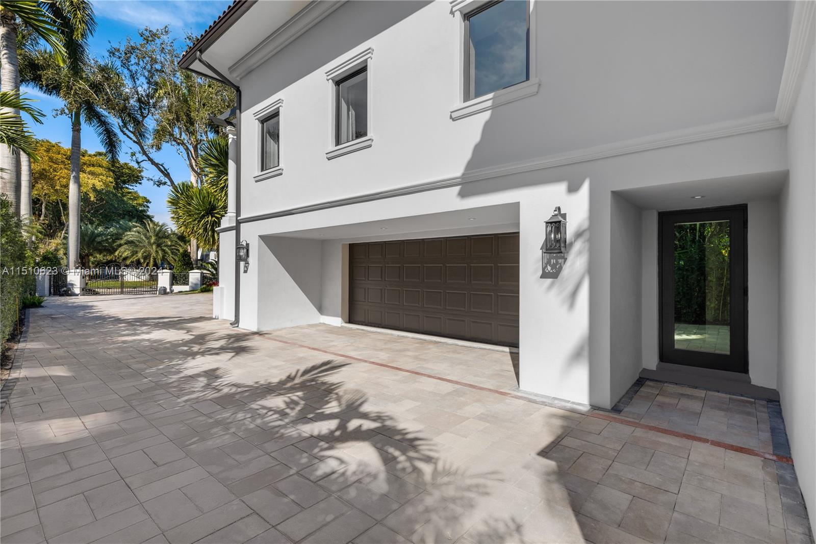 361 Los Pinos Pl