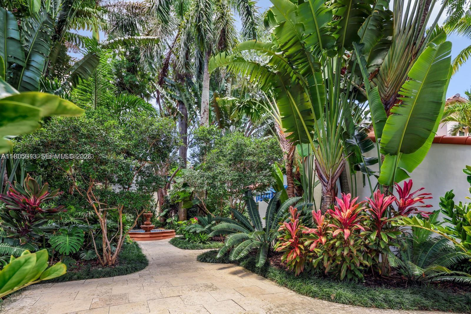 56 S Hibiscus Dr