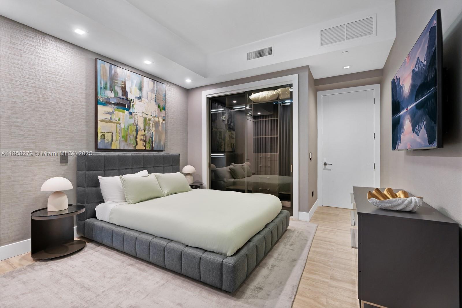 18501 Collins Ave Unit: 1401/02