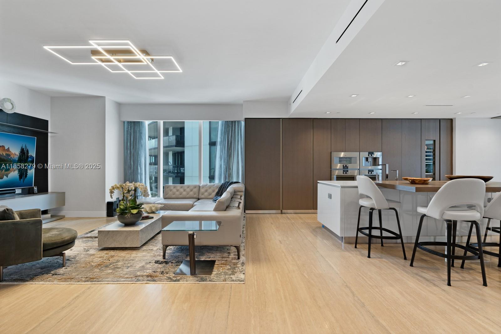 18501 Collins Ave Unit: 1401/02