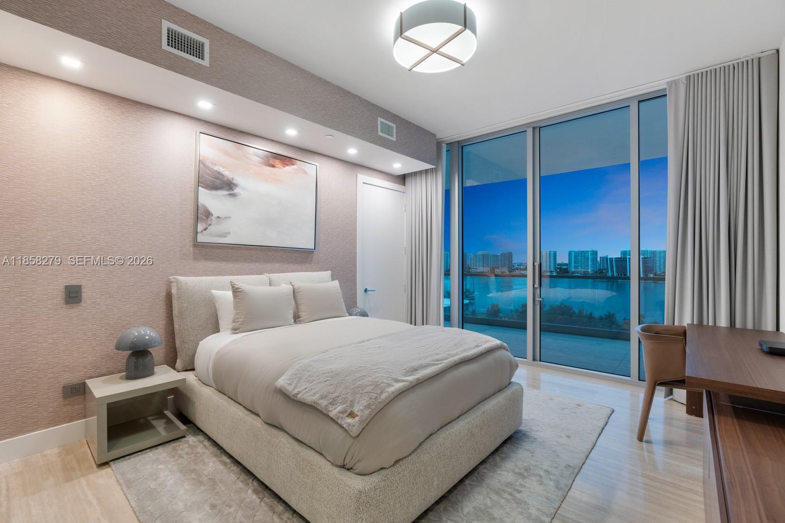 18501 Collins Ave Unit: 1401/02