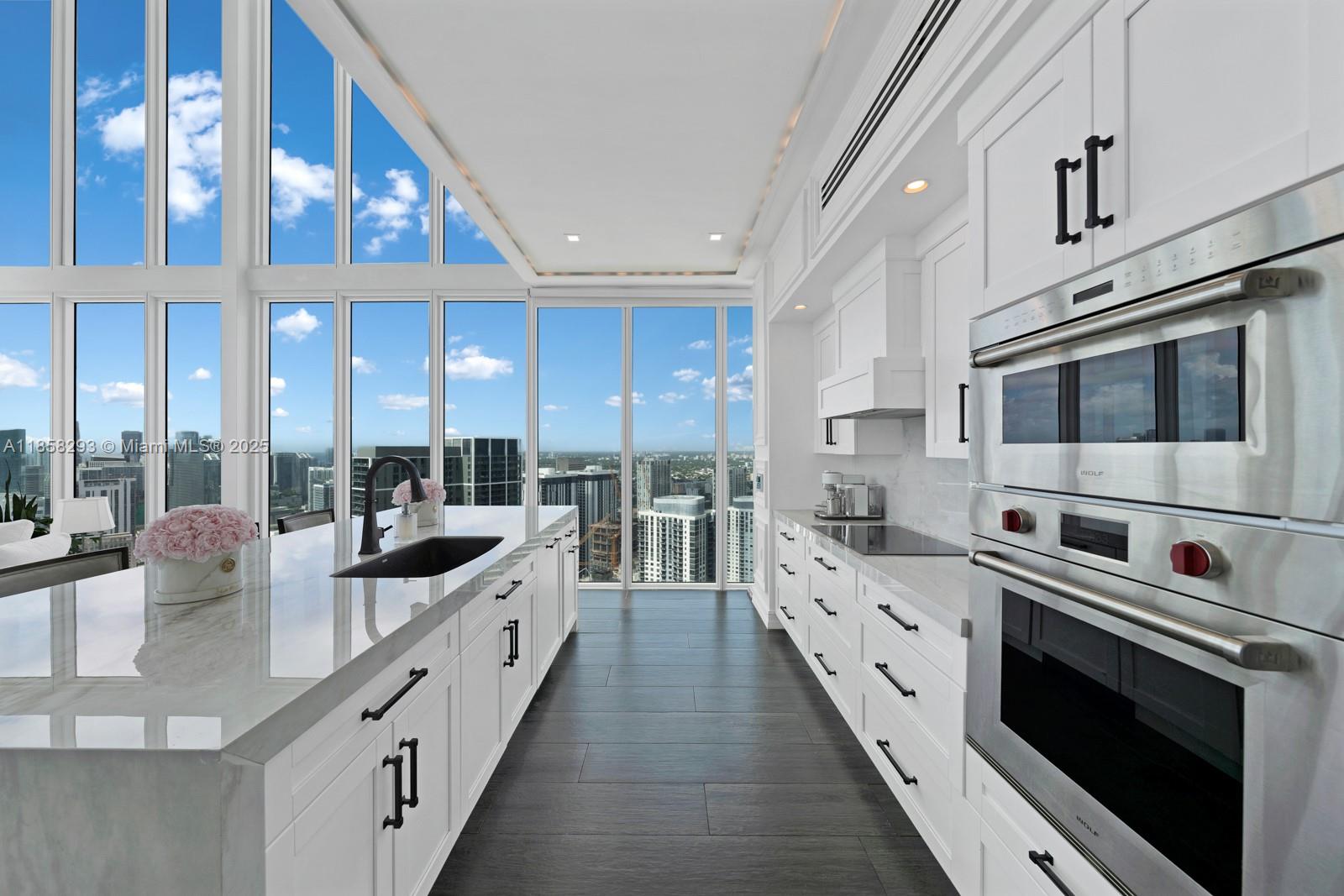 888 Biscayne Blvd # 5701