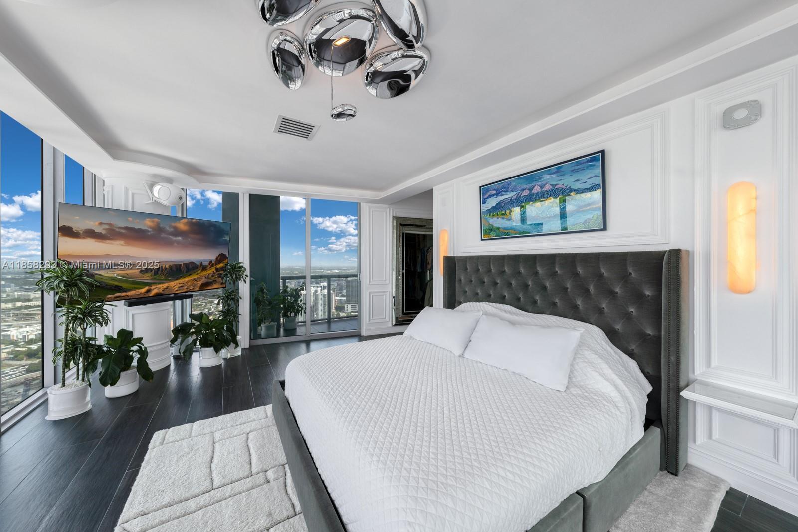 888 Biscayne Blvd # 5701