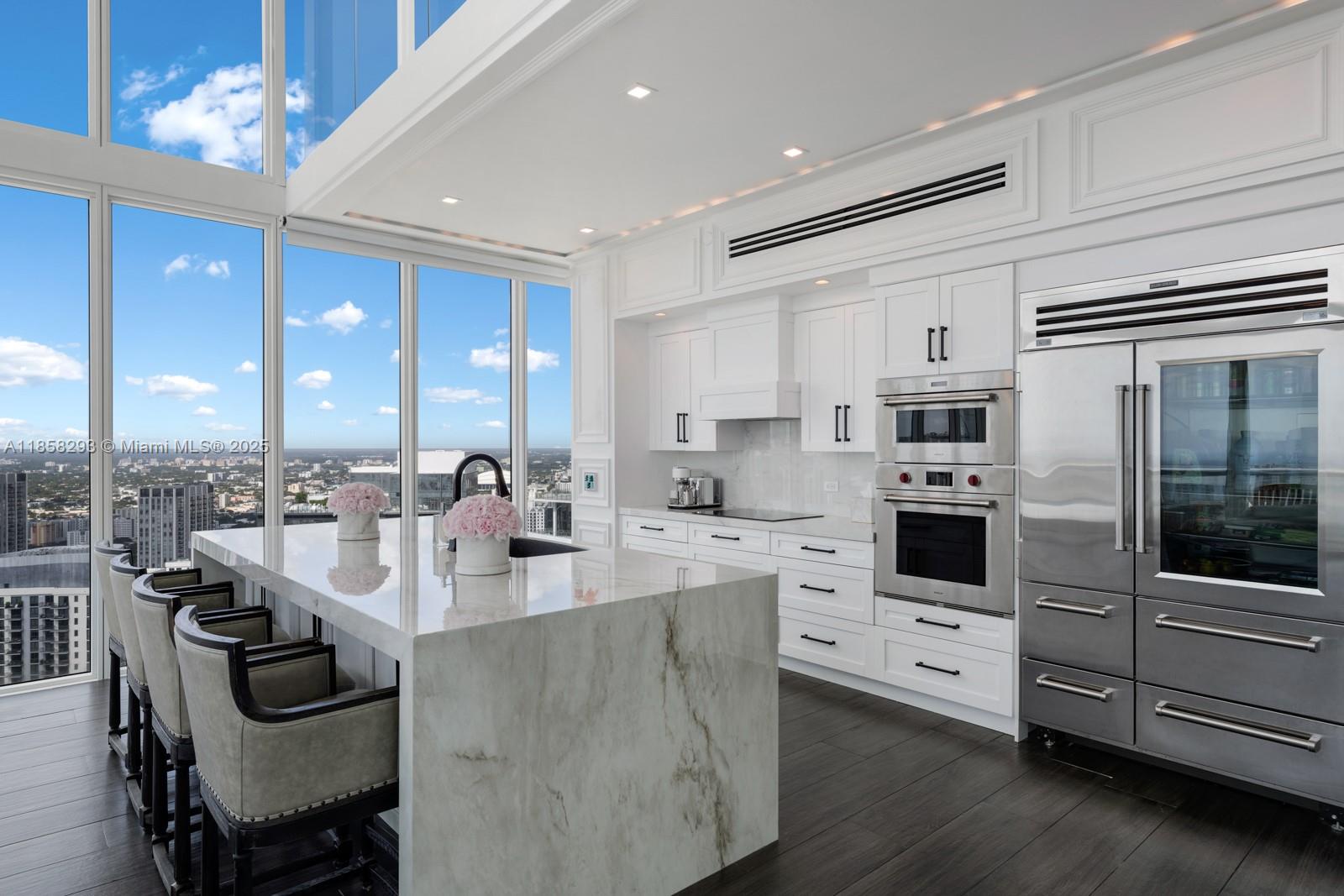 888 Biscayne Blvd # 5701