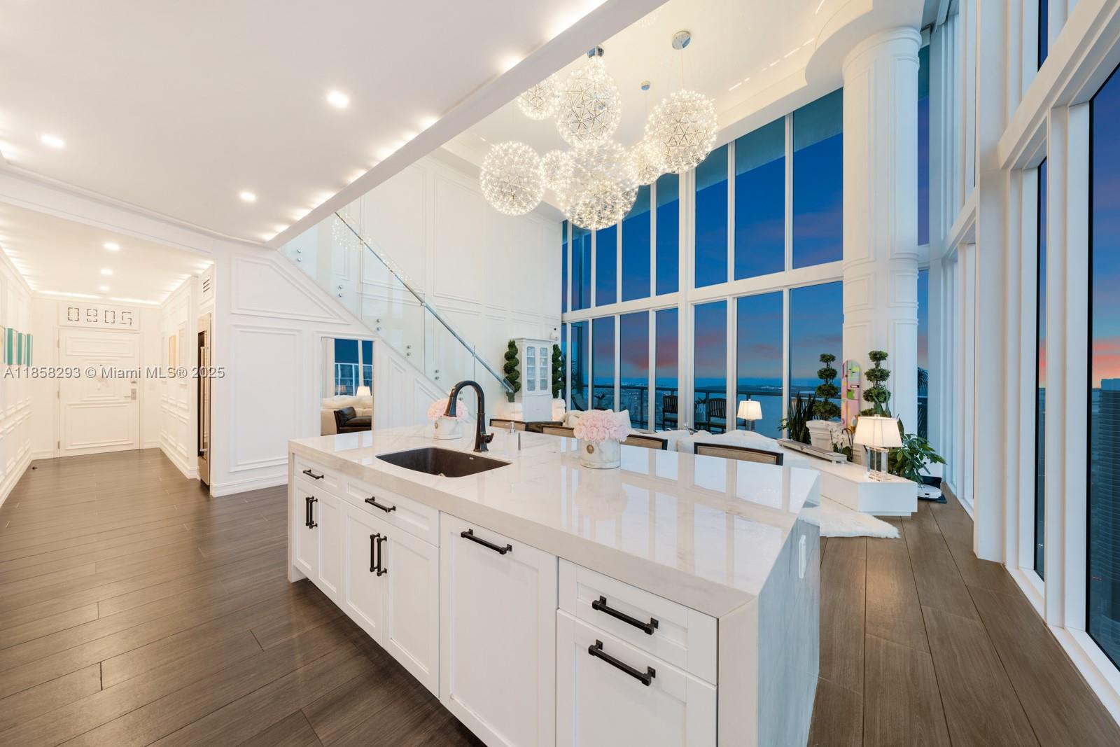 888 Biscayne Blvd # 5701