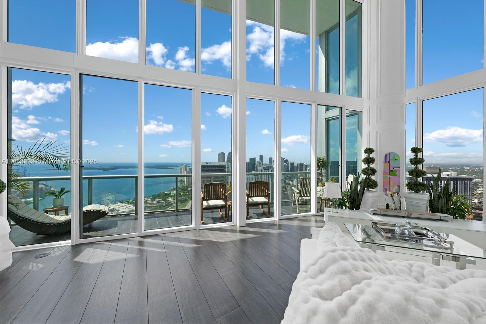 888 Biscayne Blvd # 5701