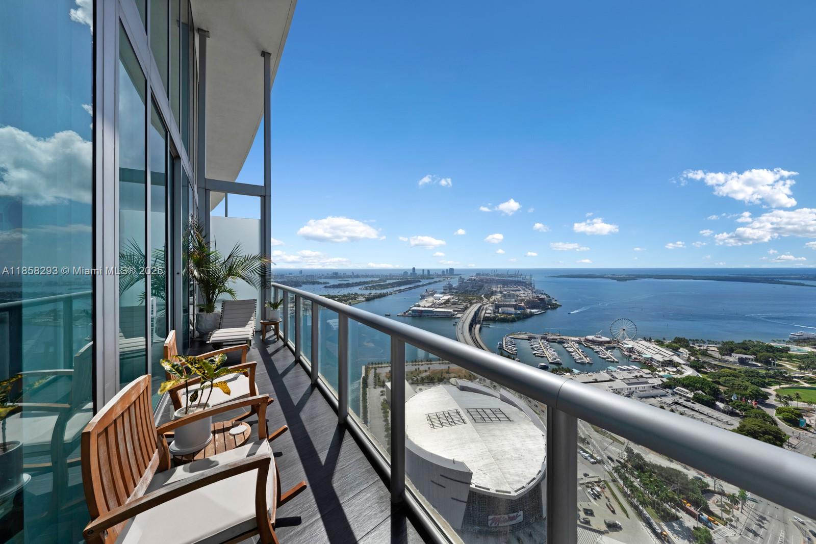 888 Biscayne Blvd # 5701