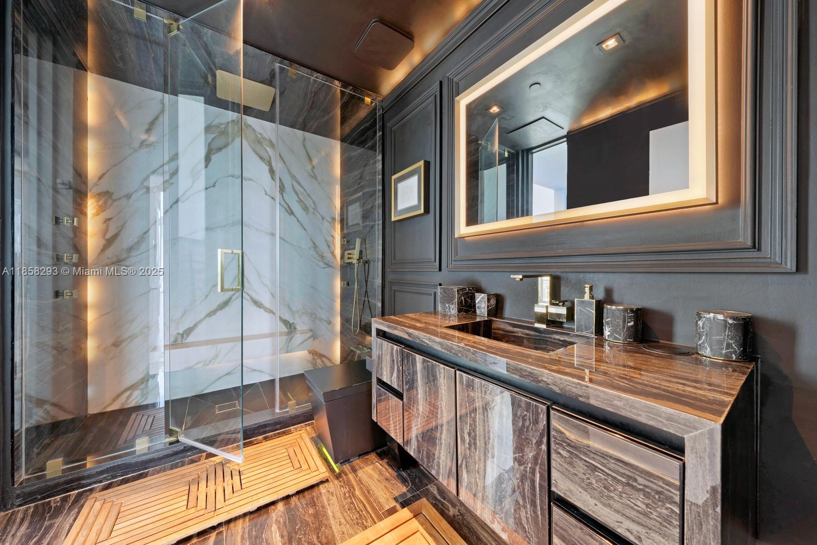 888 Biscayne Blvd # 5701