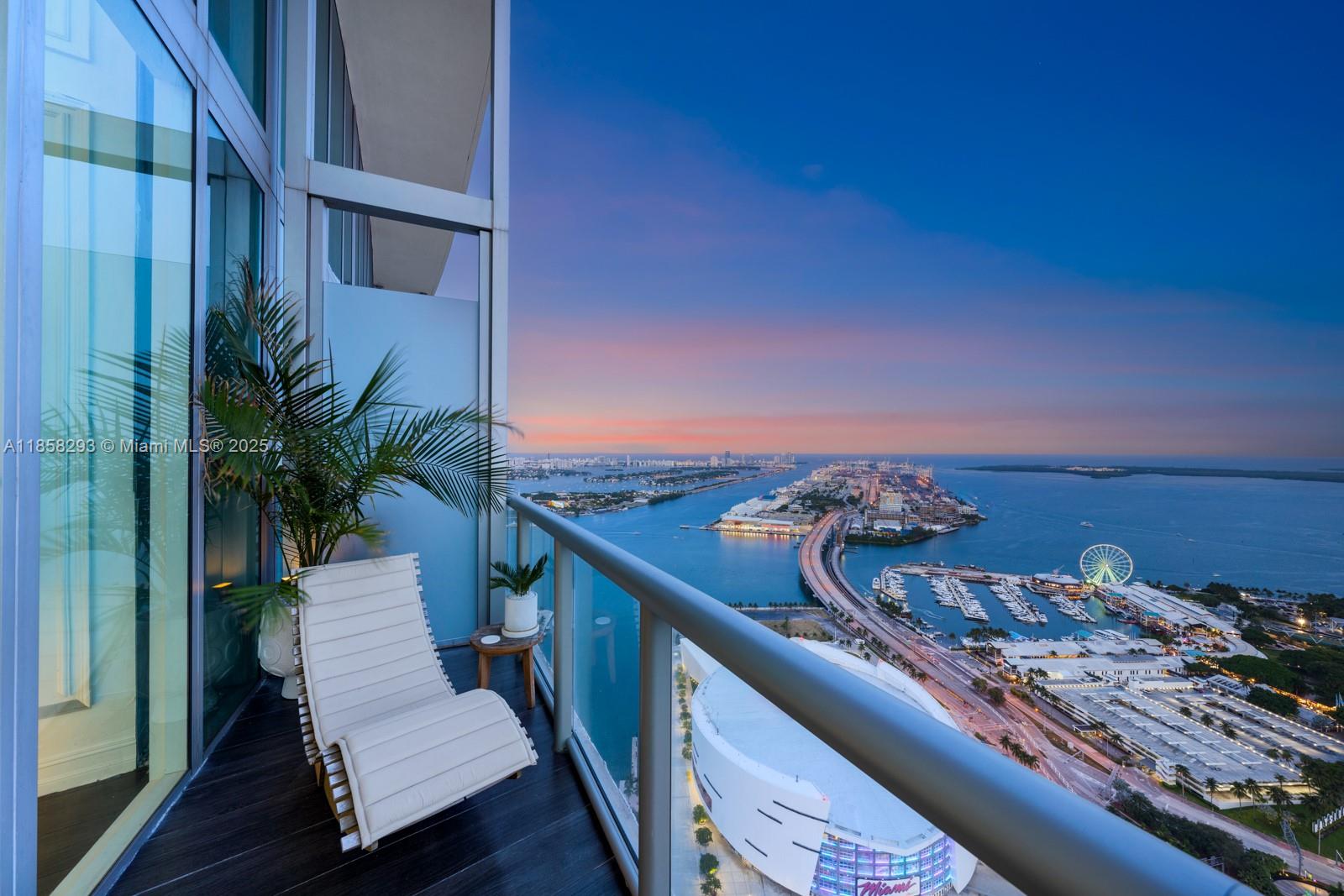 888 Biscayne Blvd # 5701