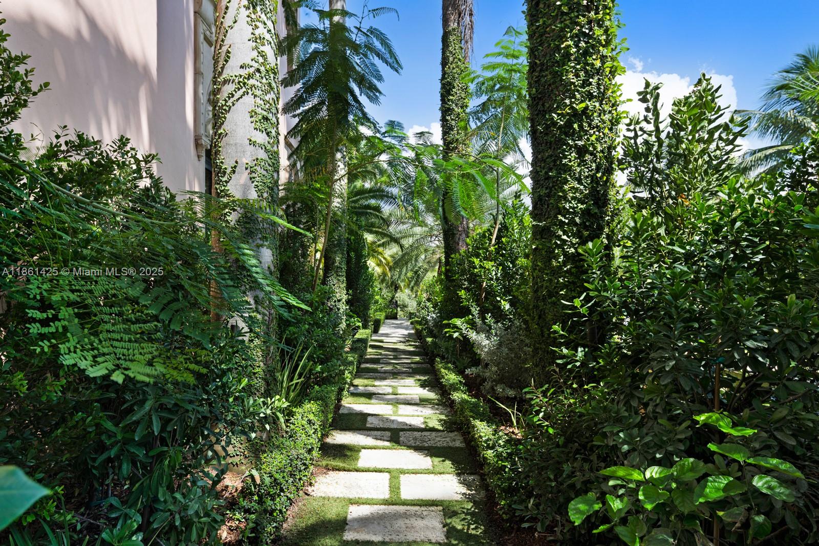 1840 S Bayshore Ln