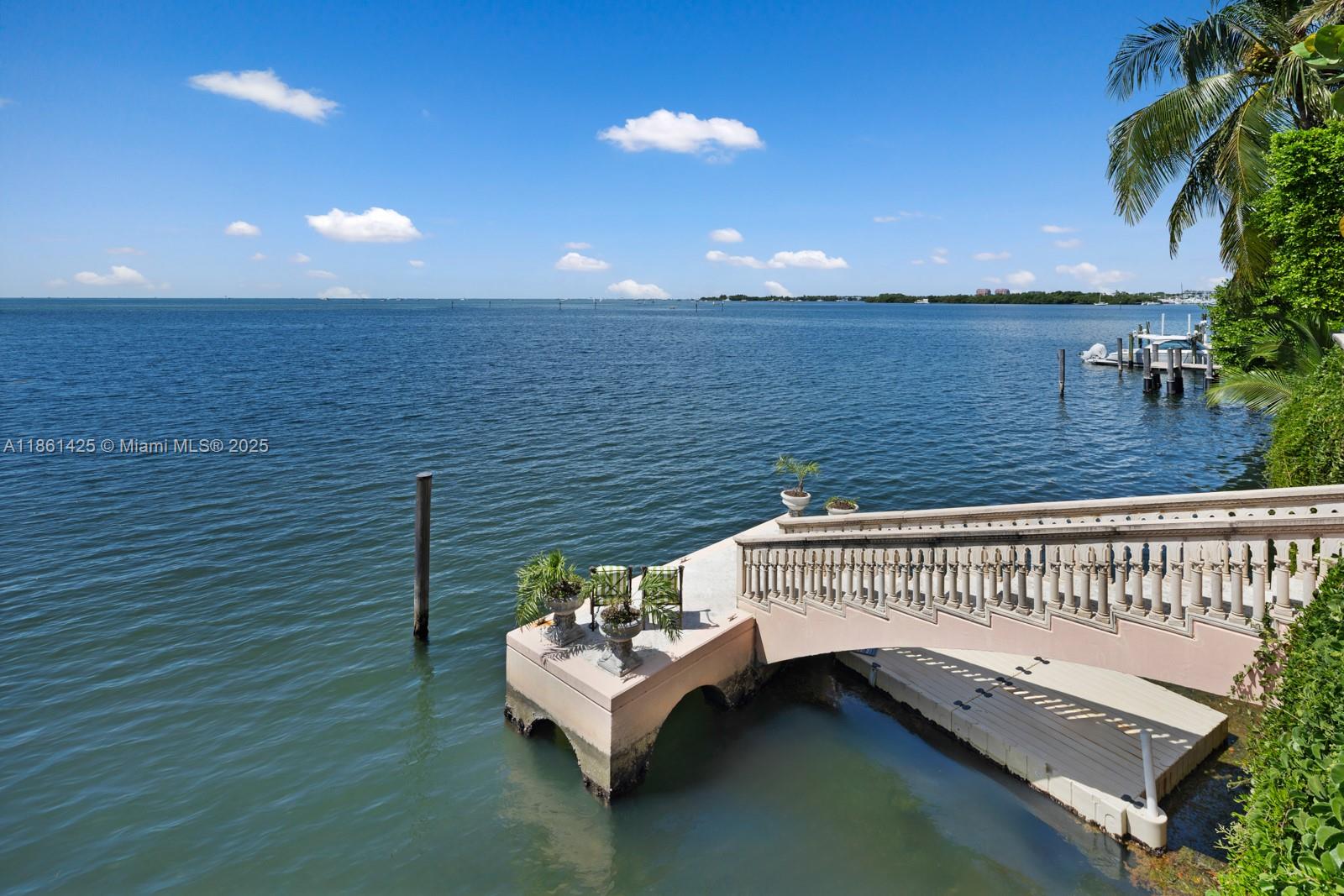 1840 S Bayshore Ln
