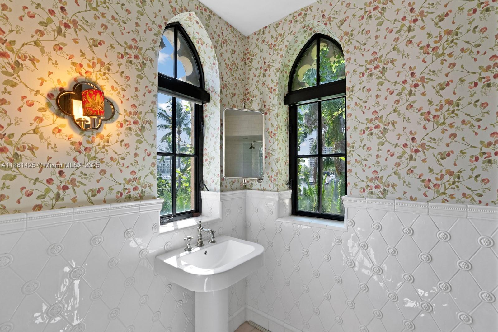 1840 S Bayshore Ln