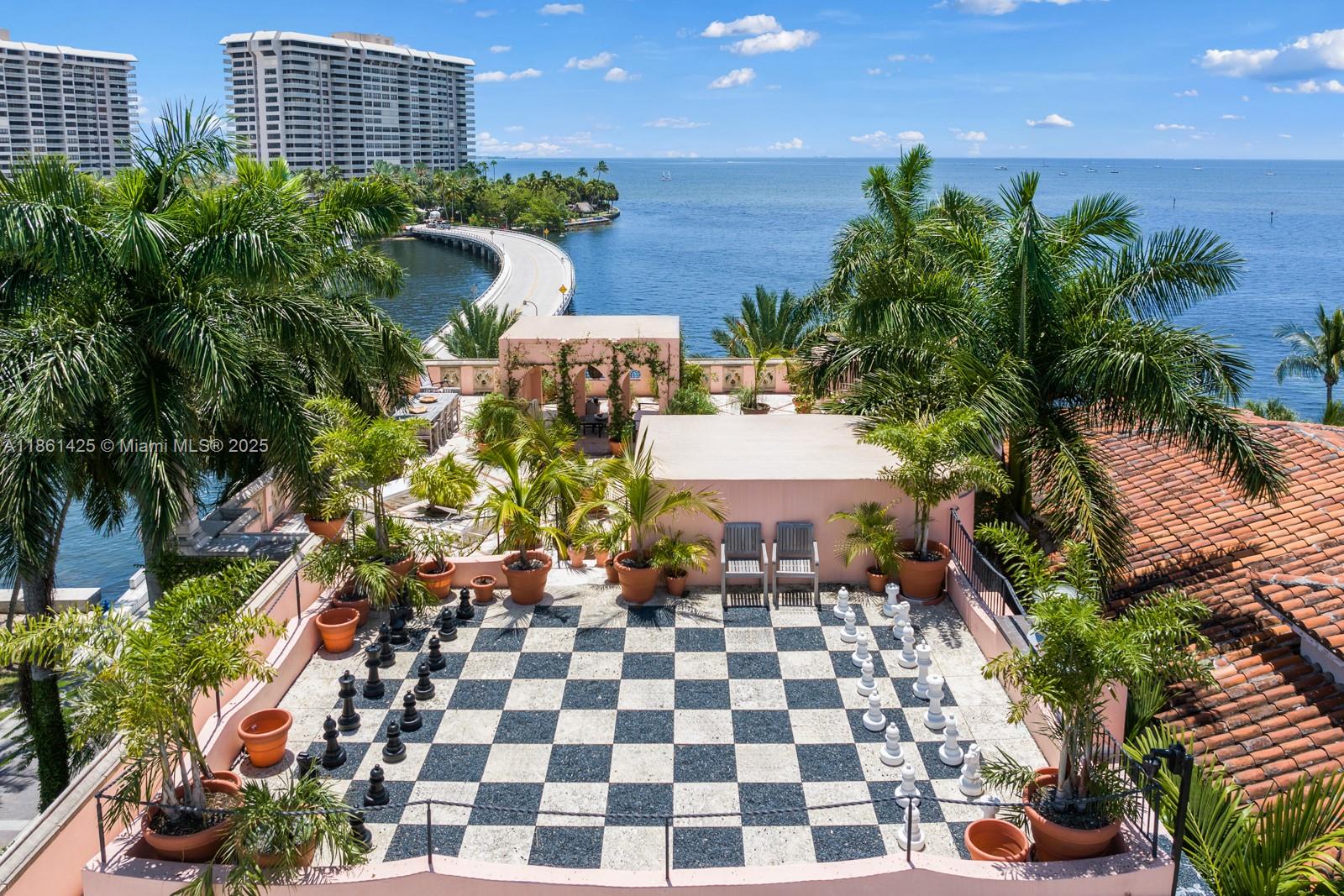 1840 S Bayshore Ln
