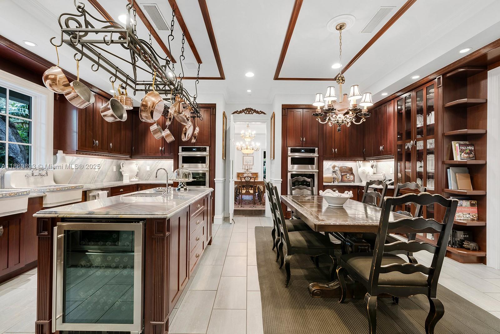 612 Sunset Dr