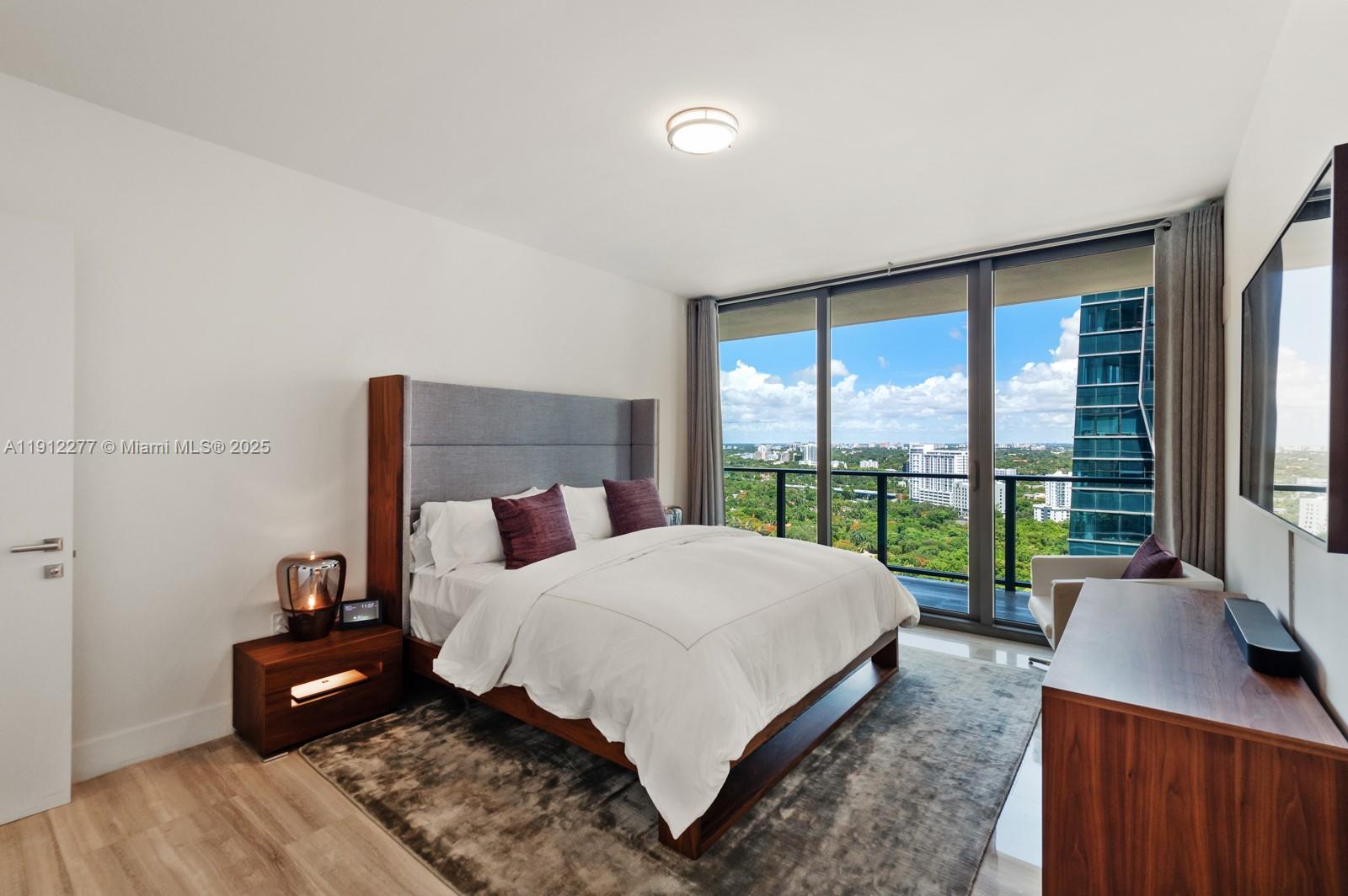 1451 Brickell Ave # 2405