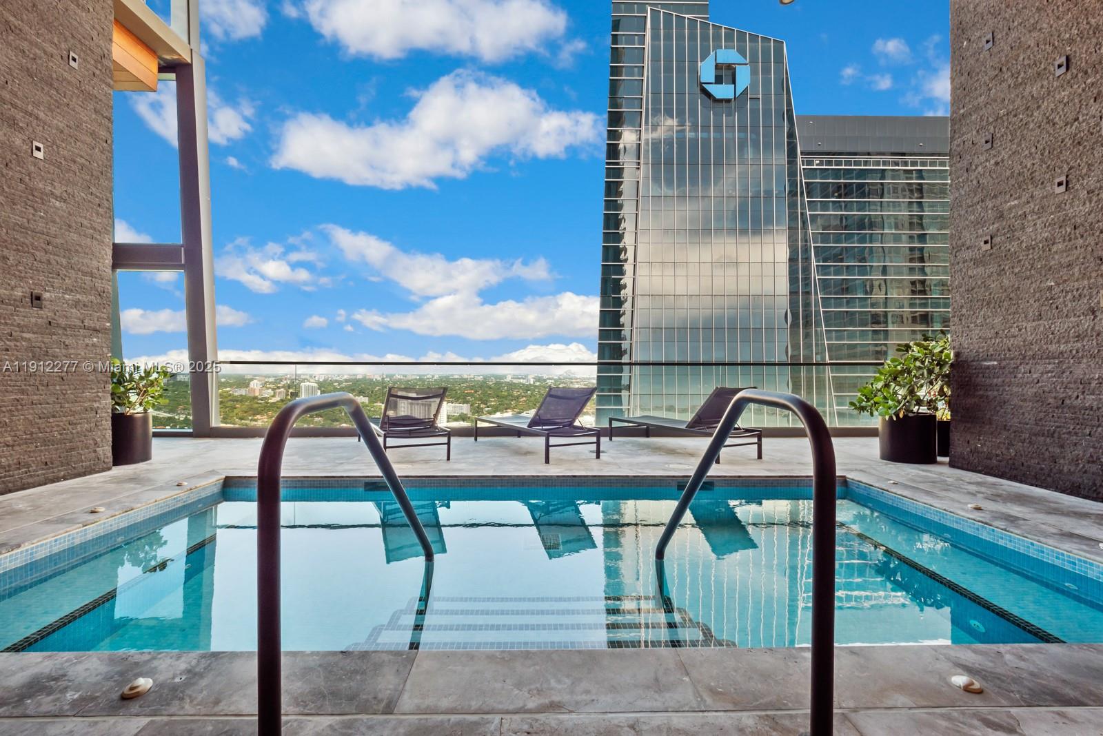 1451 Brickell Ave # 2405