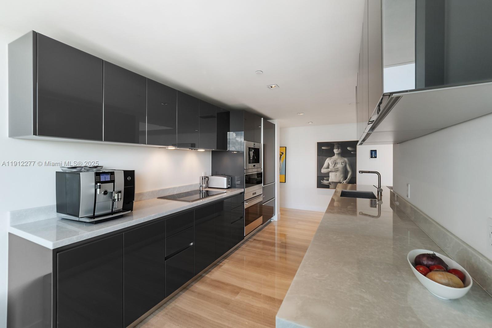 1451 Brickell Ave # 2405