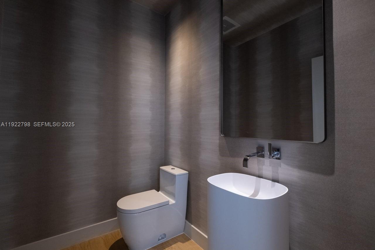 465 Brickell Ave # 5701