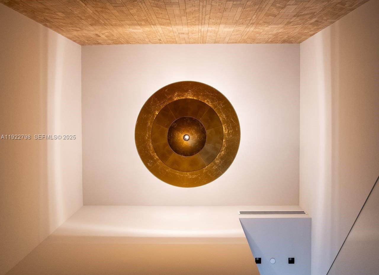 465 Brickell Ave # 5701