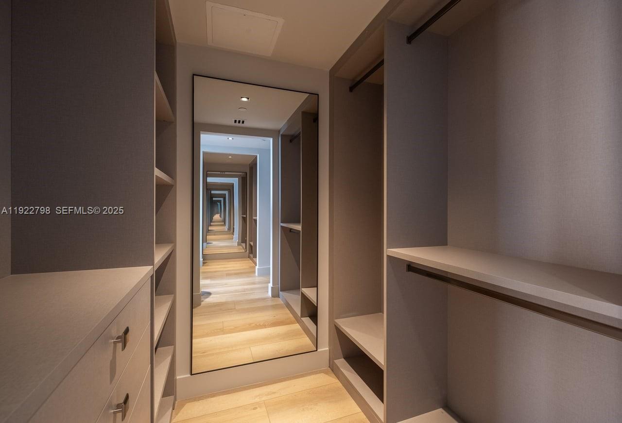 465 Brickell Ave # 5701