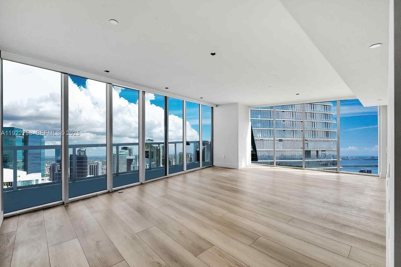465 Brickell Ave # 5701