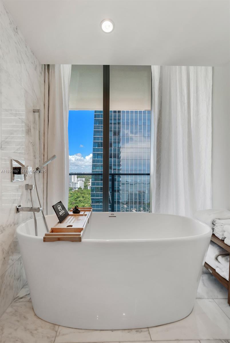 1451 Brickell Ave # 2405