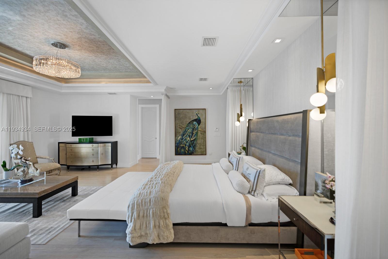 176 S Hibiscus Drive