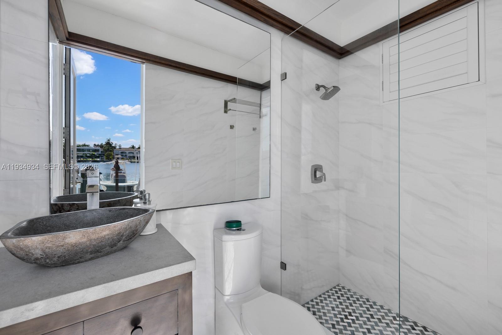 176 S Hibiscus Drive