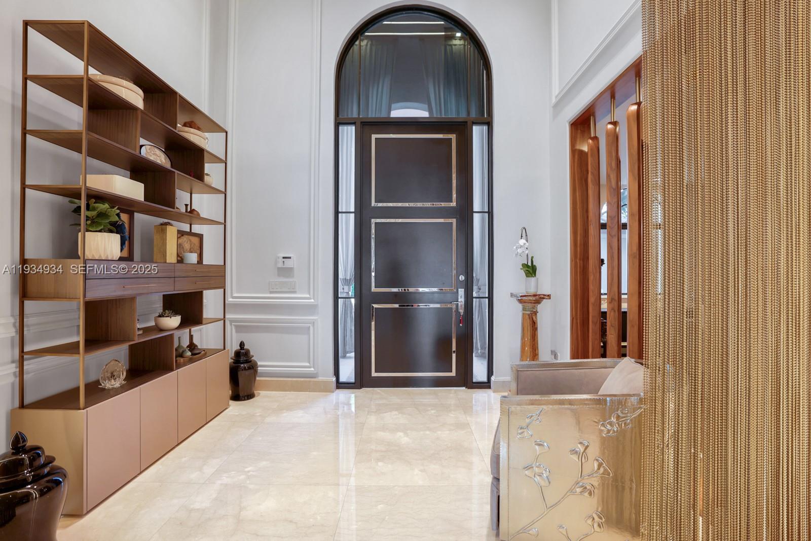 176 S Hibiscus Drive