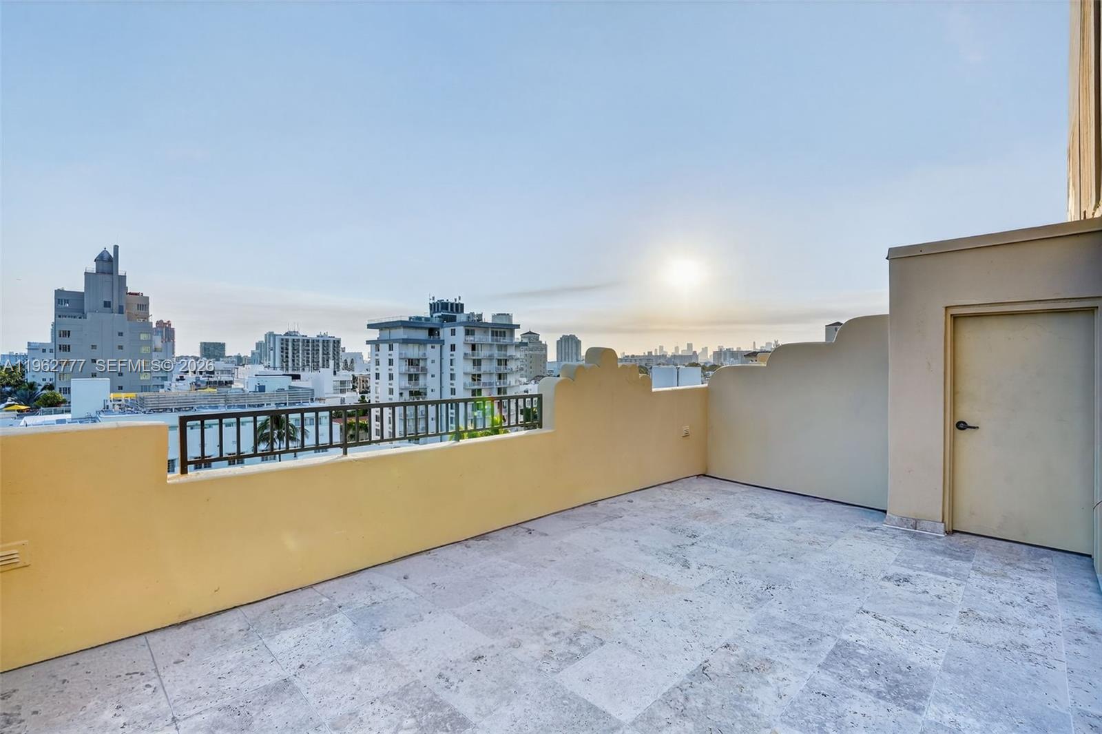 1330 Ocean Dr Unit: R7C