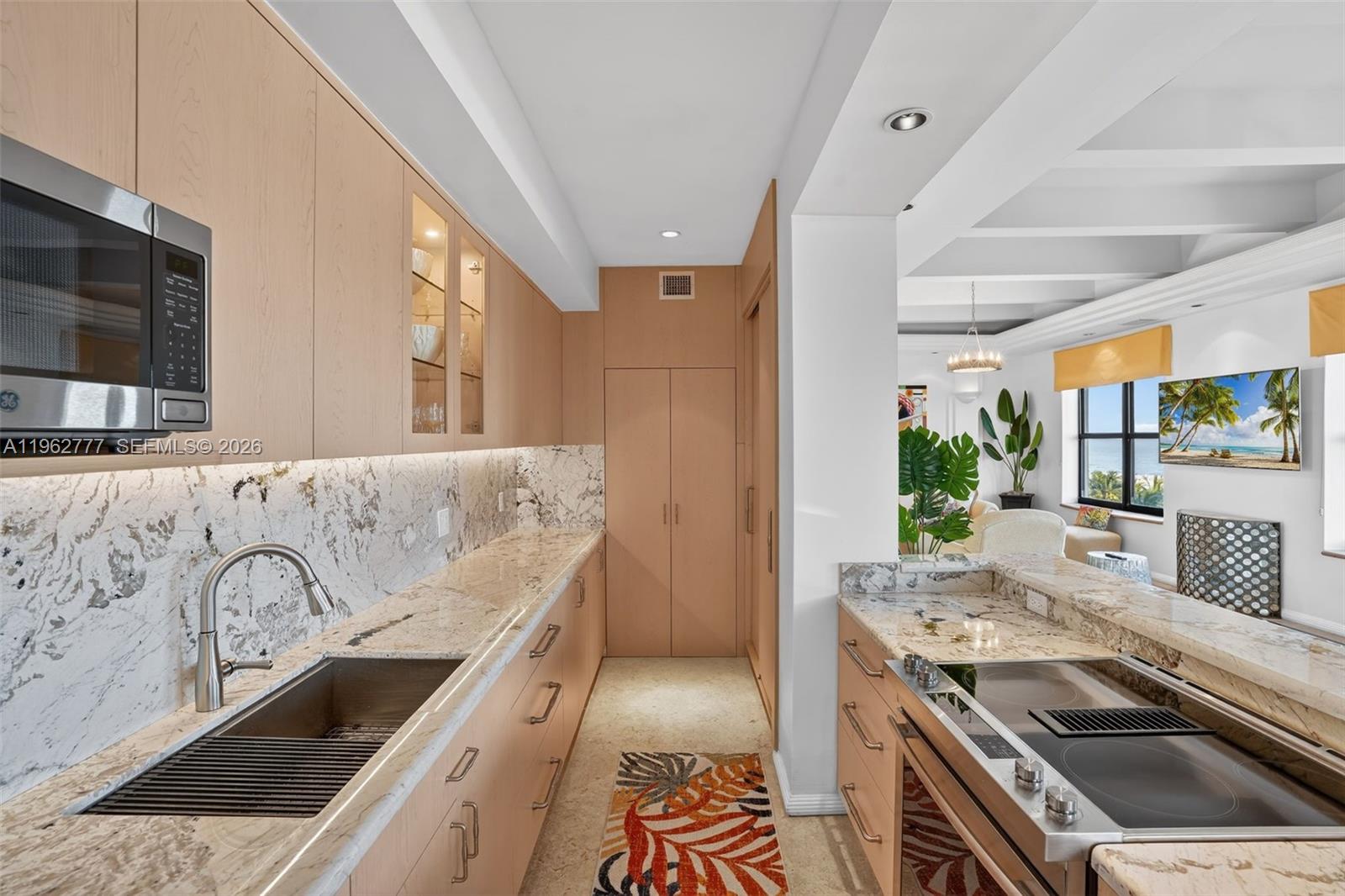 1330 Ocean Dr Unit: R7C