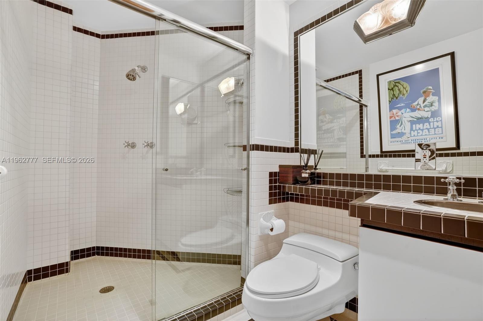 1330 Ocean Dr Unit: R7C