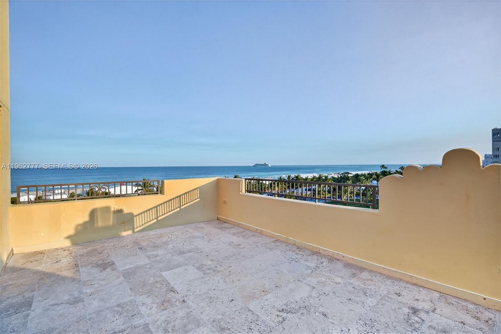 1330 Ocean Dr Unit: R7C