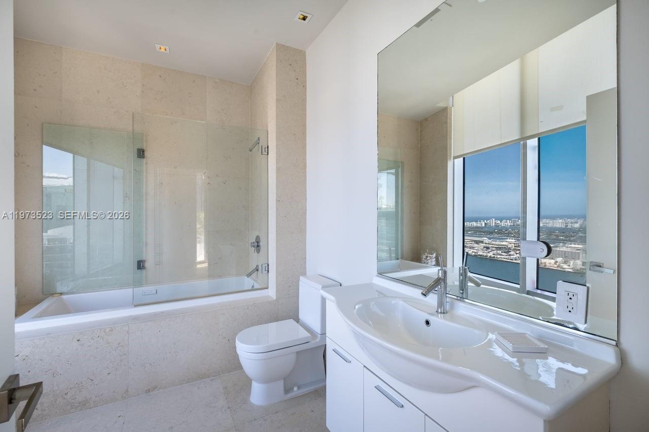 465 Brickell Ave # 5701