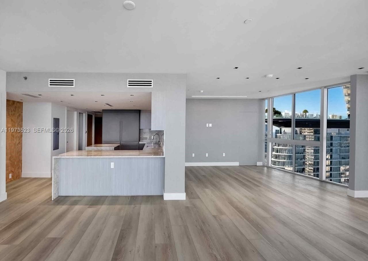 465 Brickell Ave # 5701