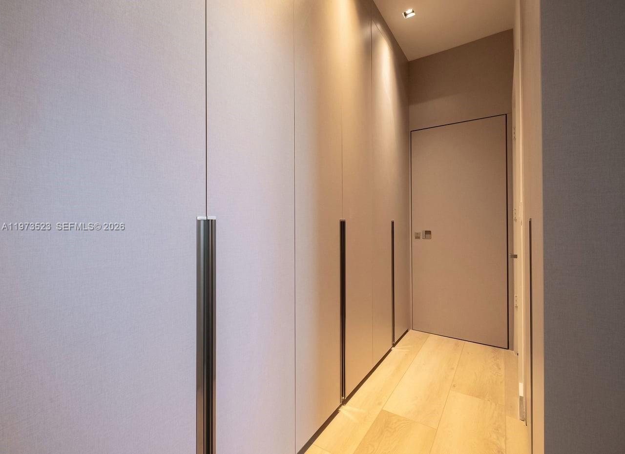 465 Brickell Ave # 5701