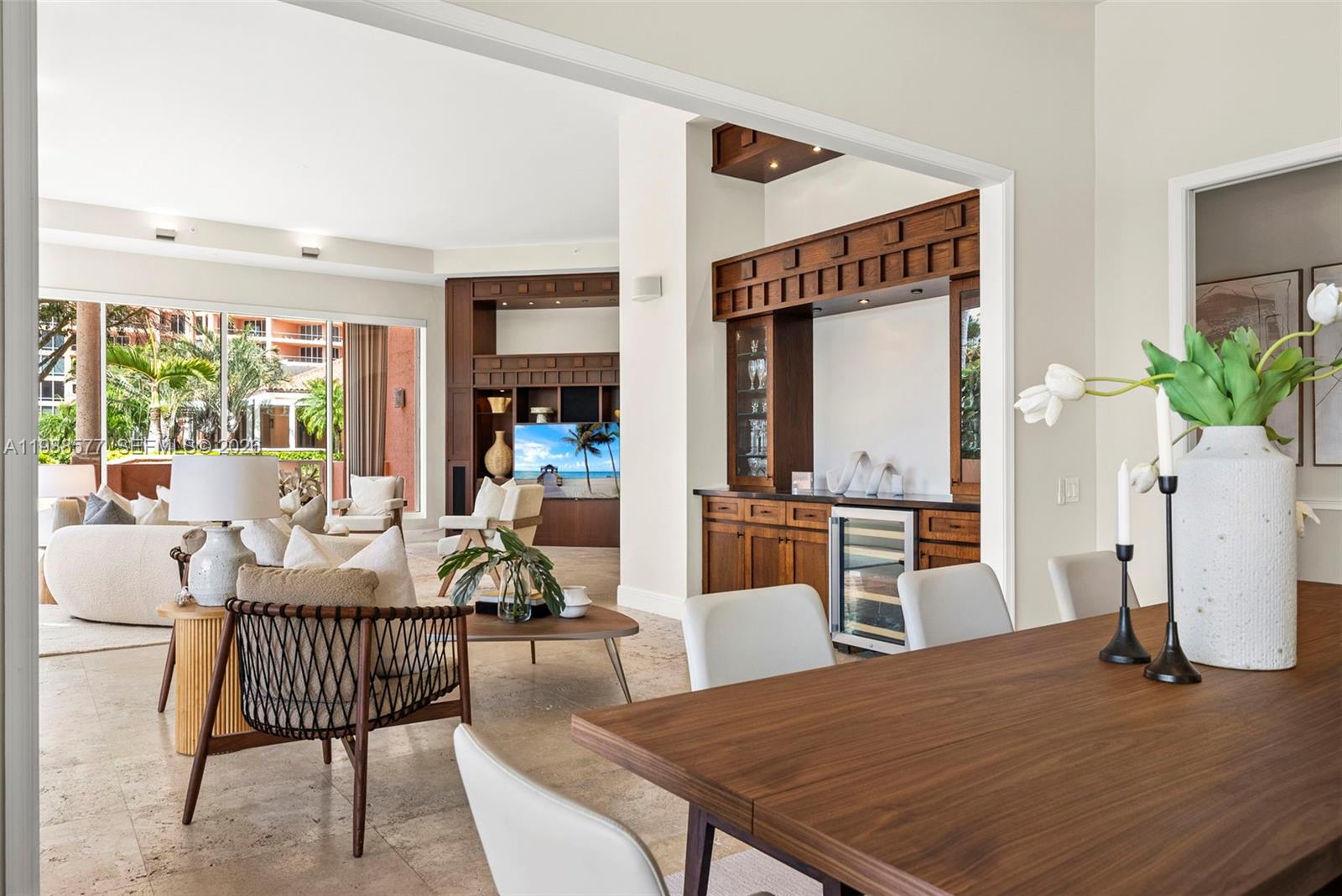 10 Edgewater Dr Unit: Lanai South