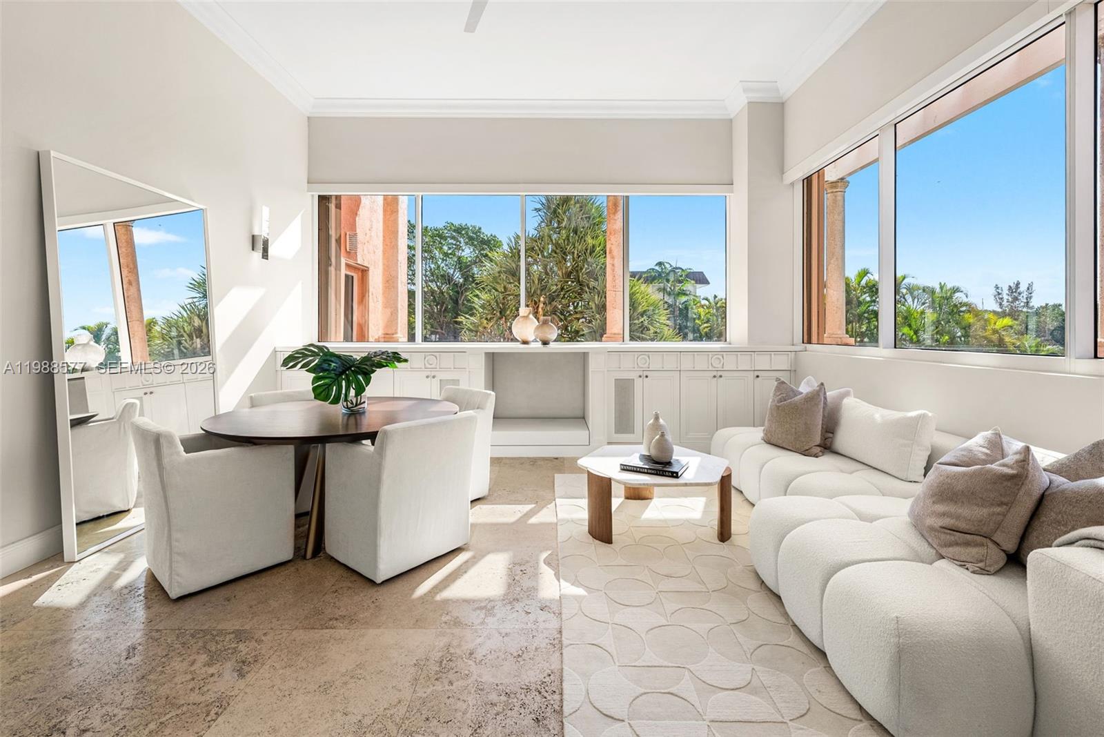 10 Edgewater Dr Unit: Lanai South
