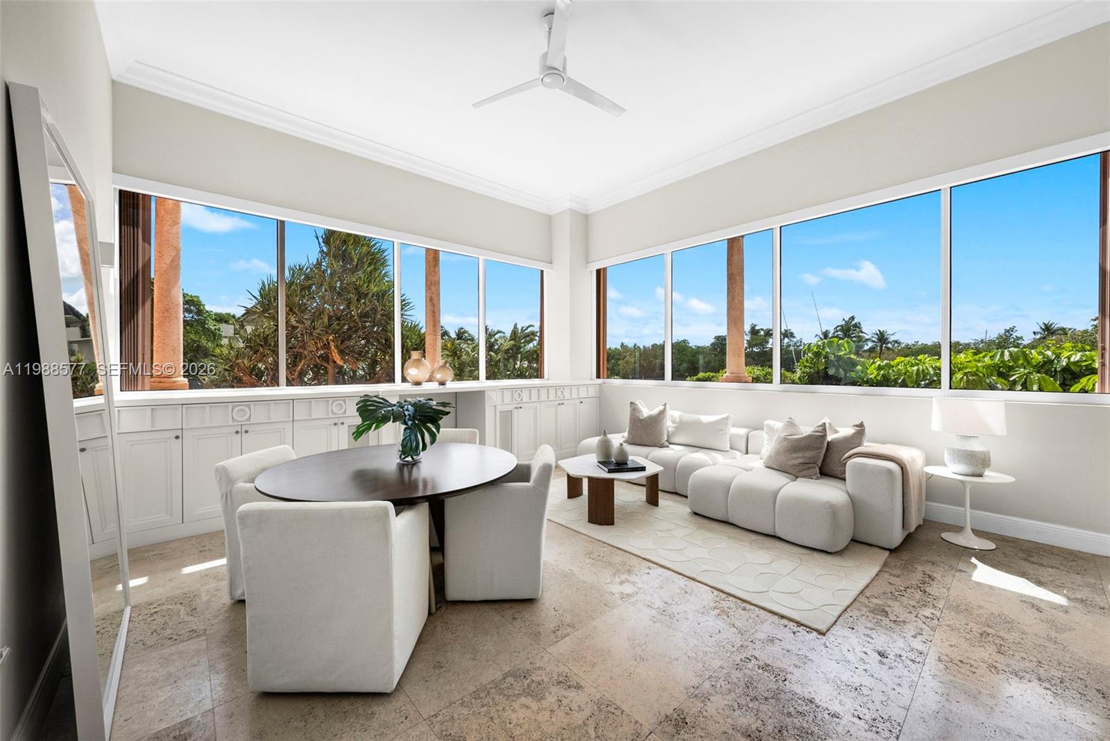 10 Edgewater Dr Unit: Lanai South