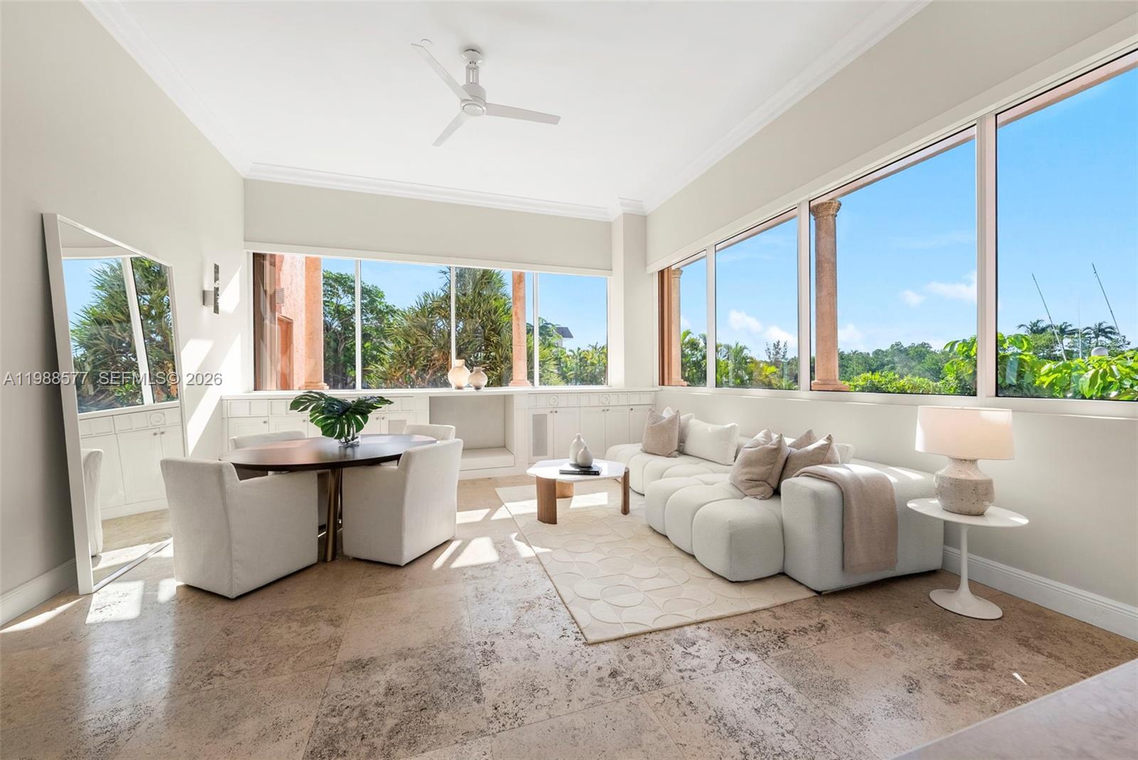 10 Edgewater Dr Unit: Lanai South