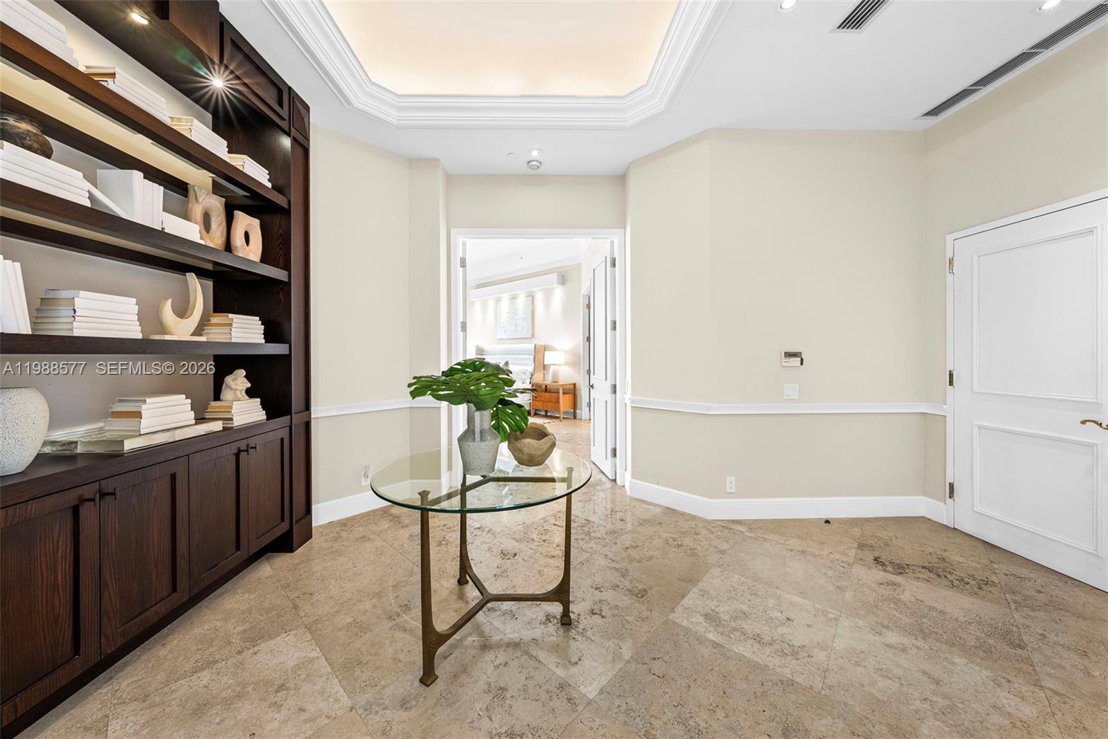 10 Edgewater Dr Unit: Lanai South