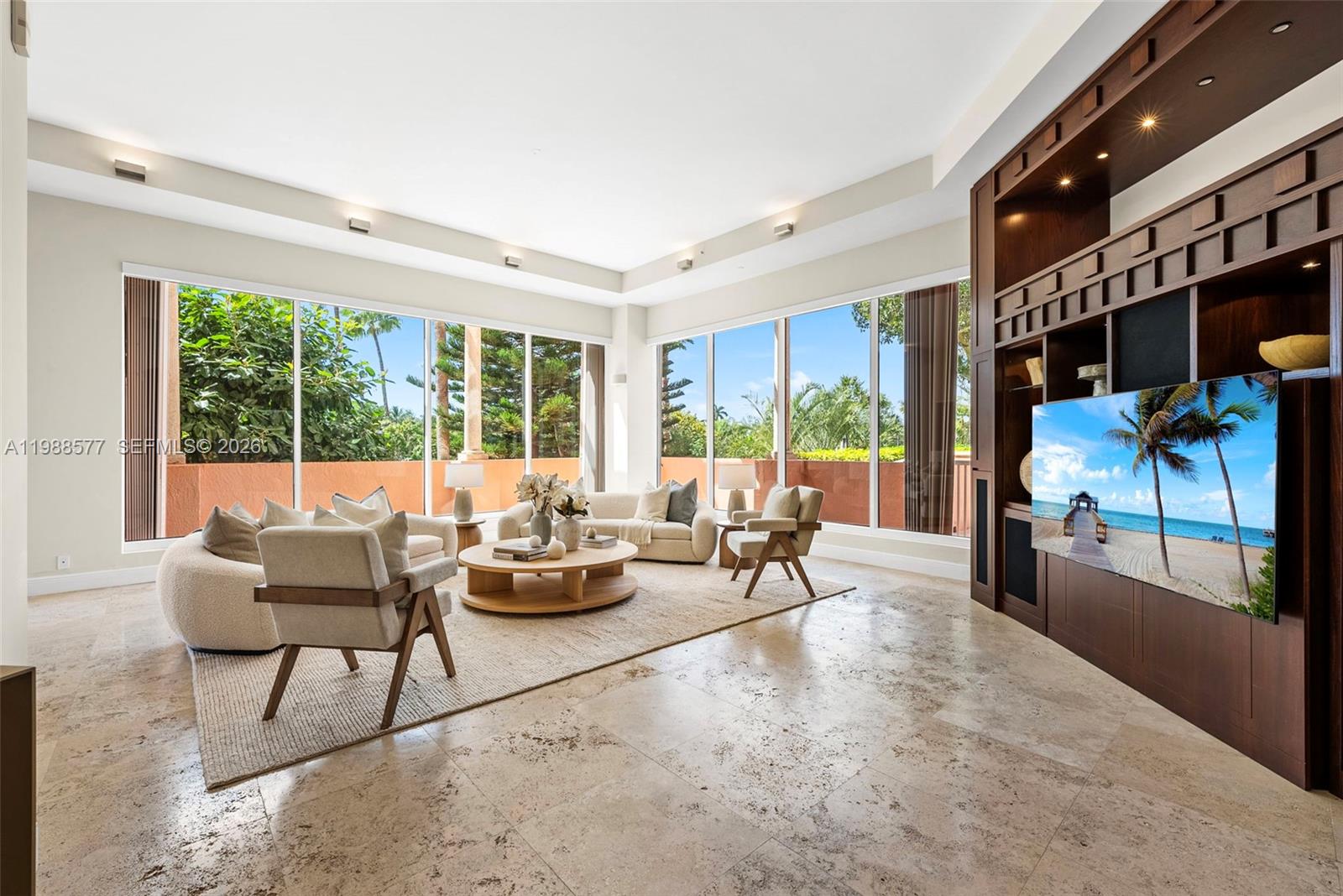10 Edgewater Dr Unit: Lanai South