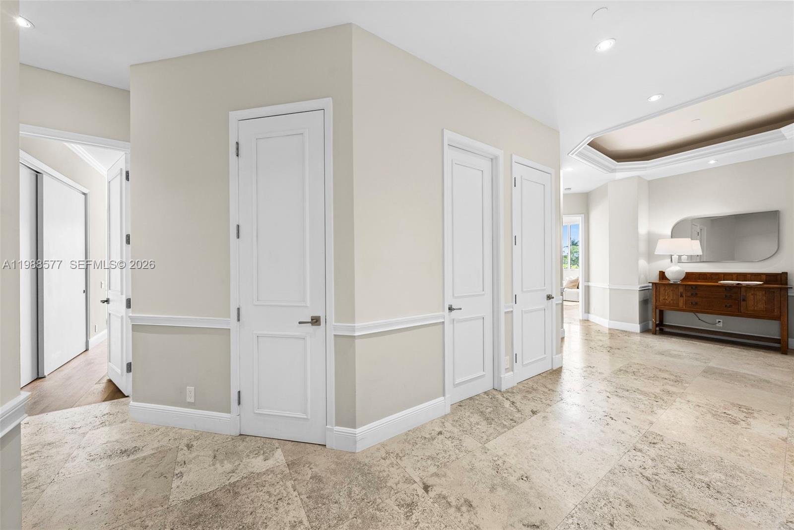 10 Edgewater Dr Unit: Lanai South