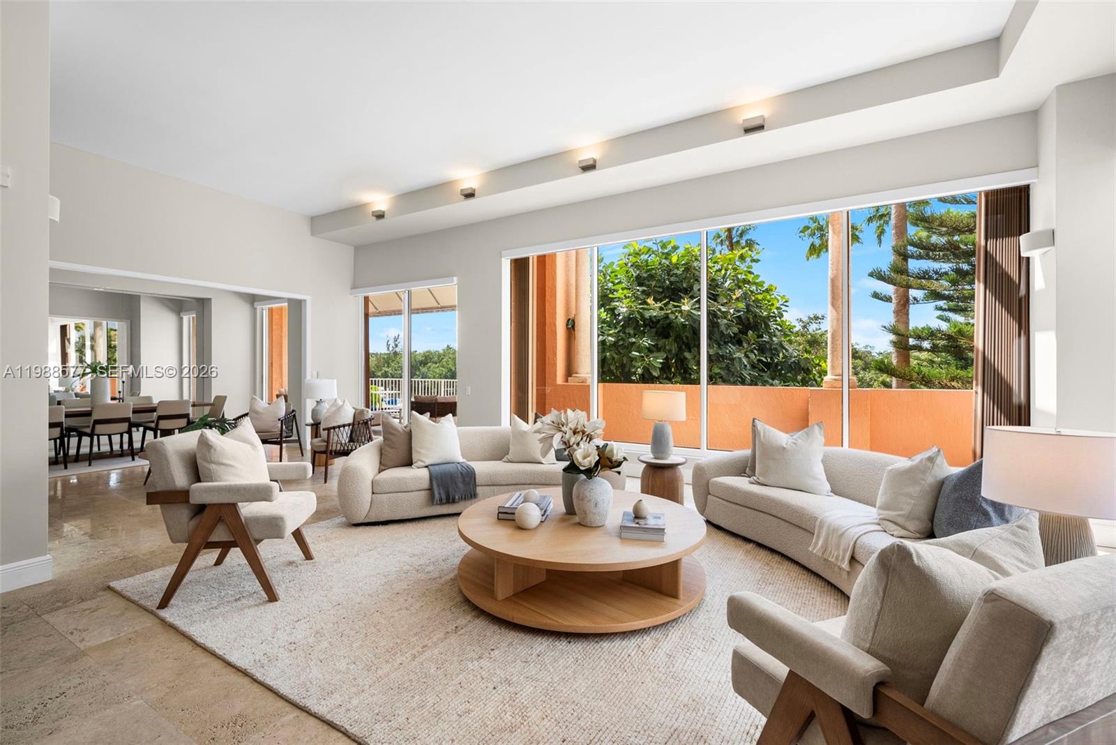 10 Edgewater Dr Unit: Lanai South