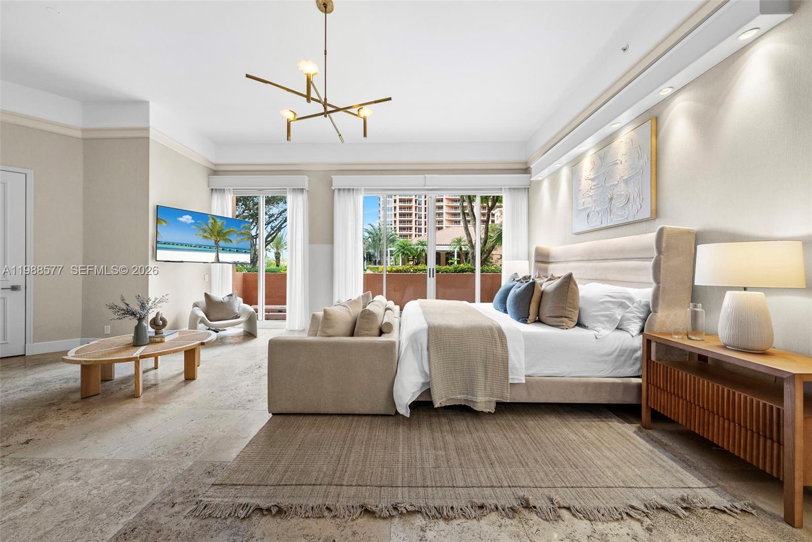 10 Edgewater Dr Unit: Lanai South