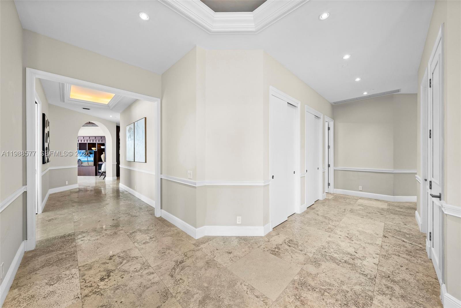 10 Edgewater Dr Unit: Lanai South