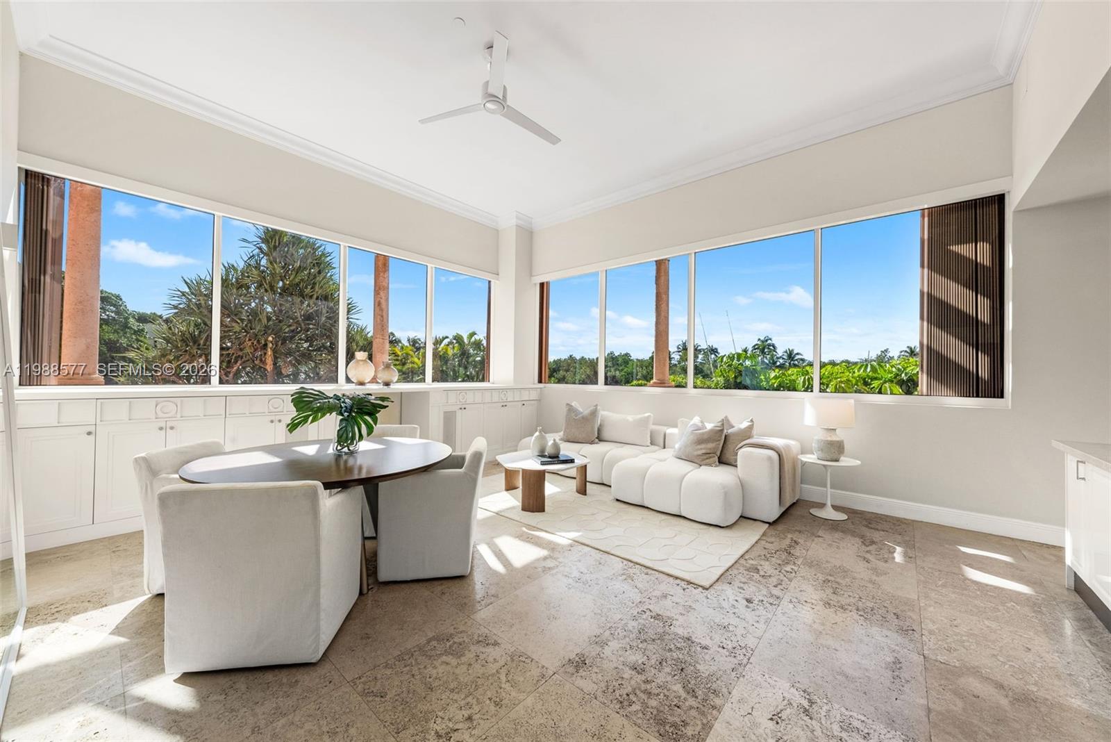 10 Edgewater Dr Unit: Lanai South