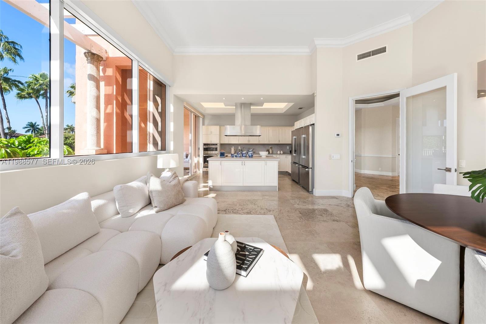 10 Edgewater Dr Unit: Lanai South