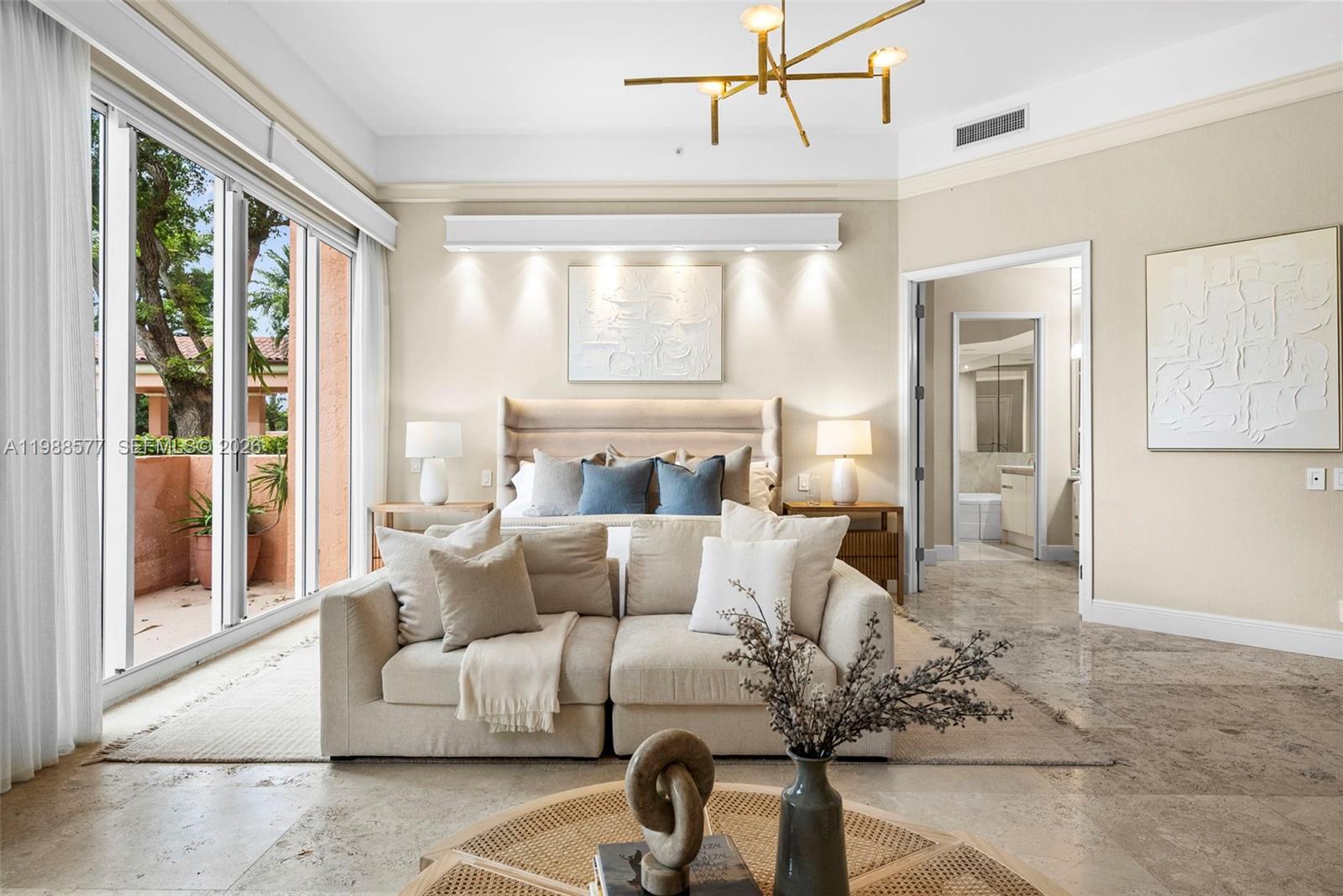 10 Edgewater Dr Unit: Lanai South