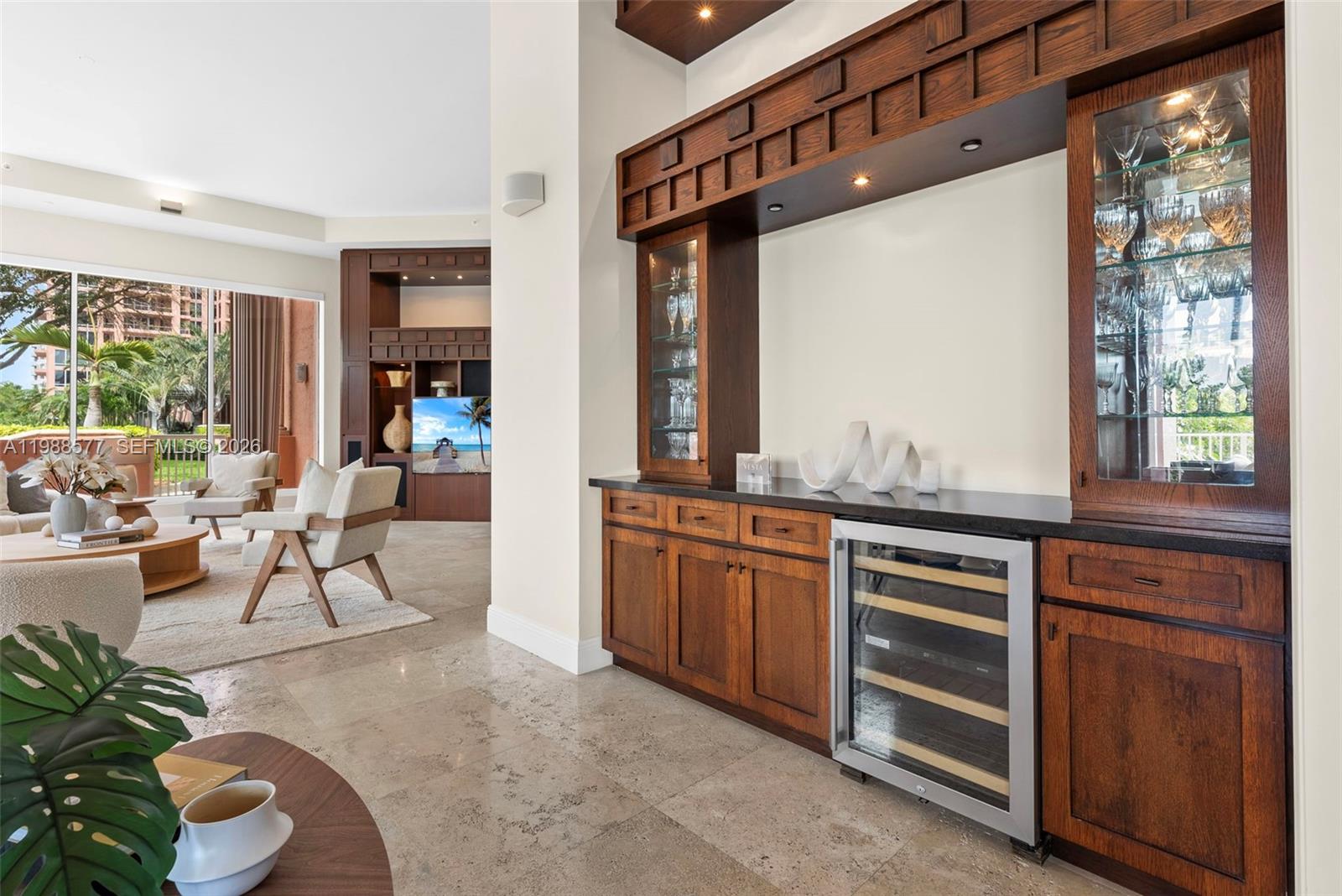 10 Edgewater Dr Unit: Lanai South